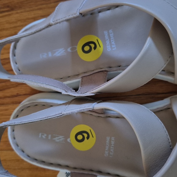 Rizoli Genuine Leather Women's Sandals,  size 9 NWOB - Picture 5 of 11